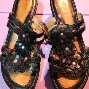 Born Comfort Sandals Size 9